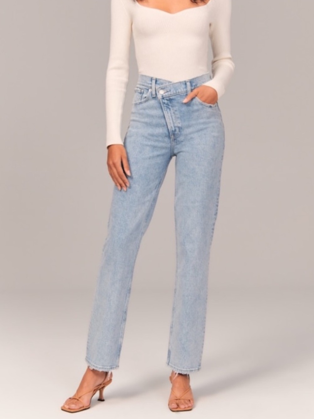 Abercrombie & Fitch The 90s Straight Ultra High Rise Curve Love